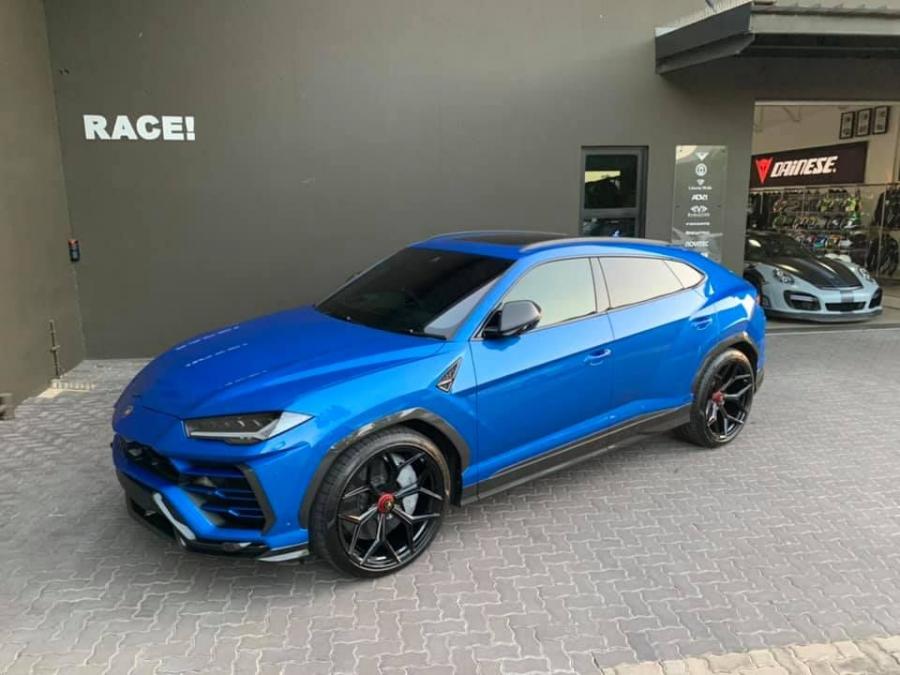  Lamborghini Urus by RACE! 2019 года  (фото 1 из 16)
